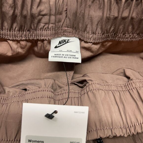 Women's Nike Sportswear Essential Woven High-Rise Shorts X Small- DM6247-019 - Picture 4 of 8